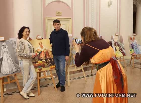 Виставку картин «Інший ракурс» відкрили у Кропивницькому, фото ігоря Філіпенка