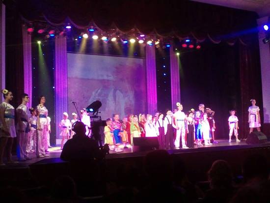 В Кіровоградській обласній філармонії відбувся ювілейний концерт з нагоди 20-річчя Народного художнього колективу України студії сучасної естрадної дитячої пісні.