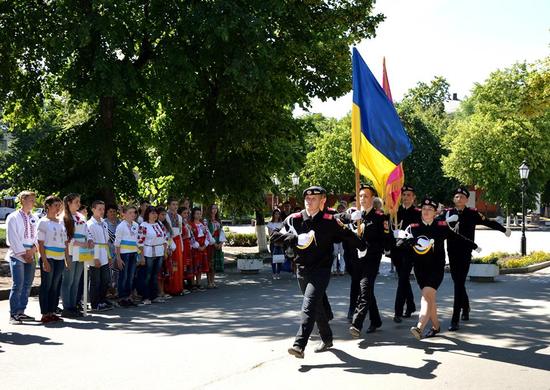 Сьогодні на Театральній площі Кропивницького відбулось урочисте відкриття обласного збору учасників Всеукраїнської військово-патріотичної гри "Сокіл" ("Джура").