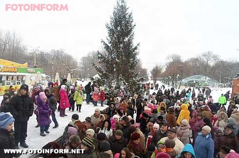 Кіровоград: у Дендропарку відбулося відкриття новорічної ялинки (фото)