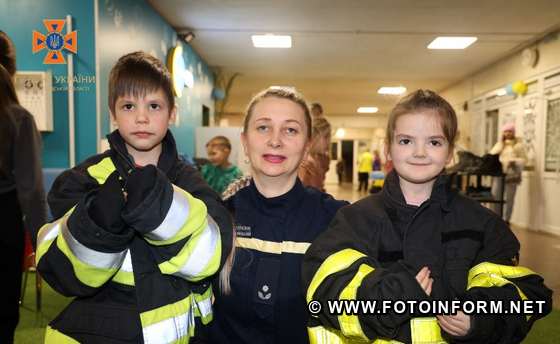Кропивницький: у клубі безпеки рятувальники провели заняття для дітей (ФОТО)