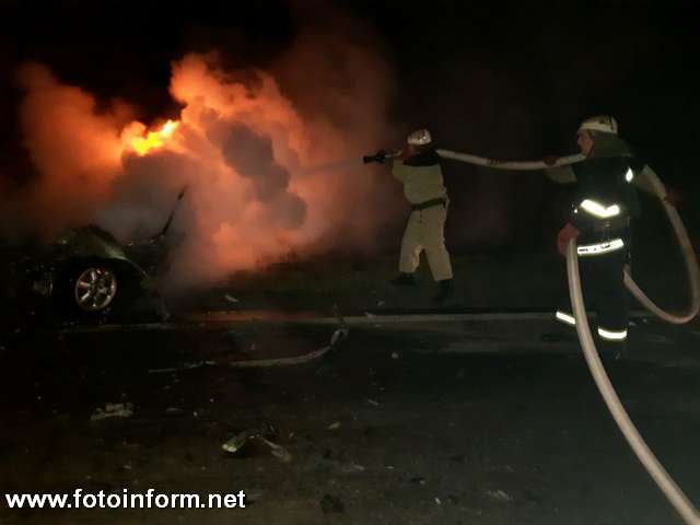 На Кіровоградщині приборкали 2 пожежі автомобілів