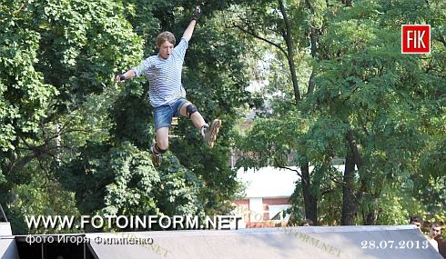 На прошлых выходных в Ковалевском парке было многолюдно, сообщает корреспондент FOTOINFORM