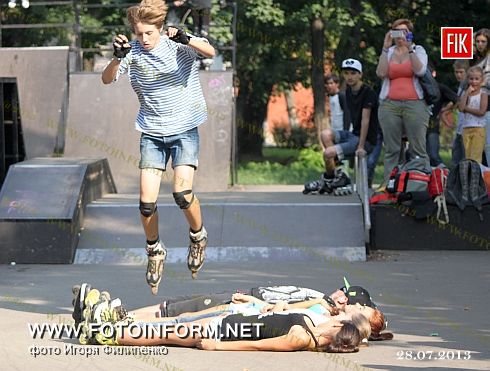 На прошлых выходных в Ковалевском парке было многолюдно, сообщает корреспондент FOTOINFORM