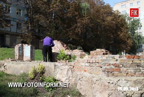 Кировоград: воровство на детской площадке (ФОТО)