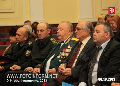 Кировоград: торжественные проводы в армию (фоторепортаж)