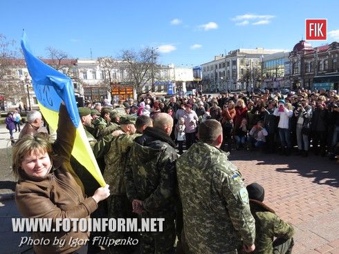 Сегодня, 23 марта, в Кировоград из зоны боевых действий вернулись последние бойцы 17-го отдельного мотопехотного батальйона, которые в течение года воевали в зоне АТО.
