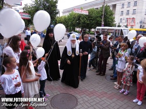 Сьогодні, 19 червня, до Центрального відделння Укрпошти у Кіровограді завітав Святійший Патріарх Київський і всієї Руси-України Філарет. 