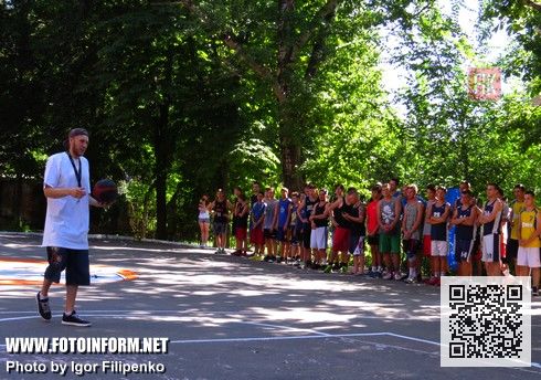 Сегодня, 9 августа, на спортивной площадке Педагогического университета им. Владимира Винниченко проходит турнир по уличному баскетболу«Kirovograd prospekt ghetto cup».