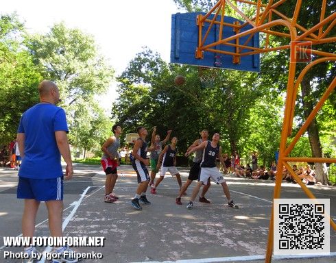 Сегодня, 9 августа, на спортивной площадке Педагогического университета им. Владимира Винниченко проходит турнир по уличному баскетболу«Kirovograd prospekt ghetto cup».