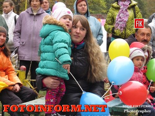Кировоград: праздник в микрорайоне «Школьный» (фоторепортаж)