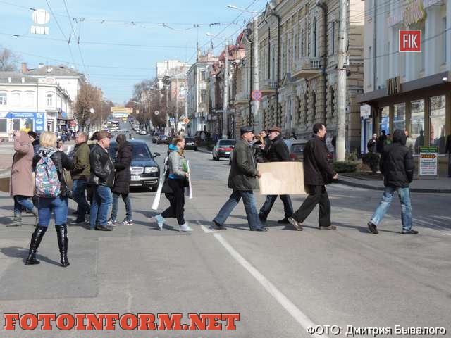 У Кіровограді мешканці гуртожитку продовжують боротися за свої права (ФОТО)