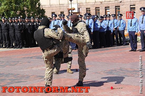Кропивницкий: на центральной площади города поздравляли полицейских (ФОТО), фото Игоря Филипенко