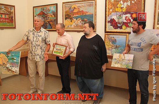 Сегодня, 25 августа, в галерее «Елисаветград» открылась персональная выставка художника из Чернигова – Леонида Заборовского, под названием «Волшебные цвета моей души».