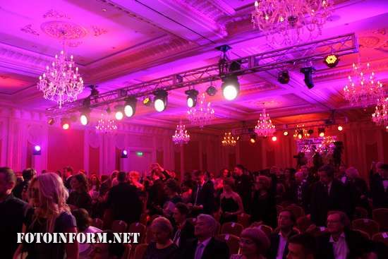 У Києві вручили Першу Національну Кінопремію, готелі Fairmont Grand Hotel.