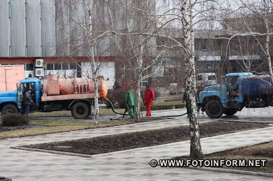Біля пам'ятника жертвам Чорнобиля у Кропивницькому знову потоп