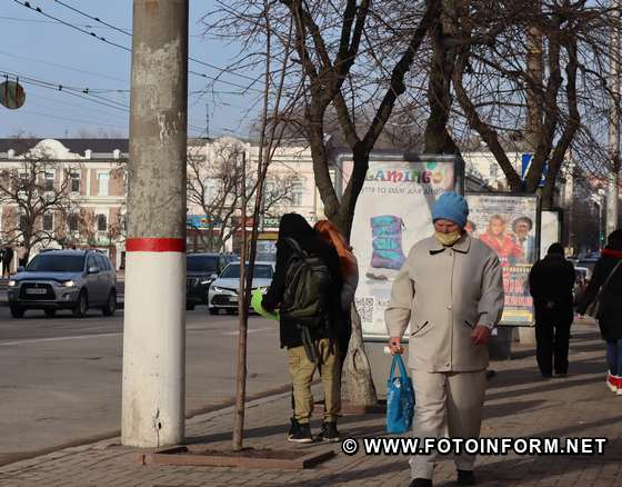 Заборони не лякають. У Кропивницькому продовжують незаконно розміщувати рекламу.(ФОТО)