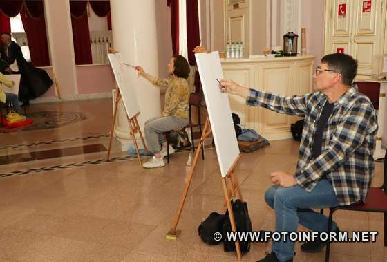 У Кропивницькому театрали прийняли участь в мистецькій акції , фото ігоря філіпенка
