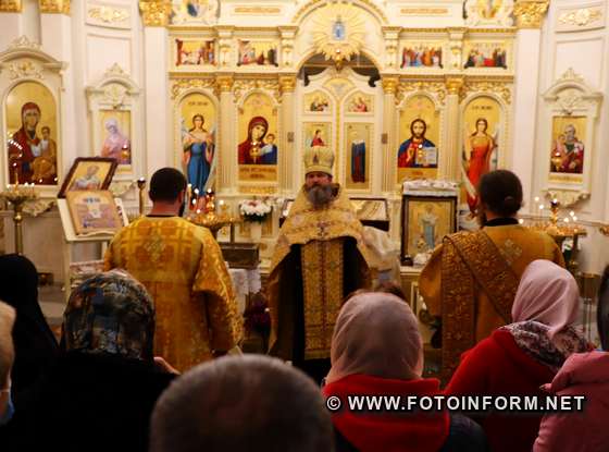 привезли святині всеукраїнського хресного ходу