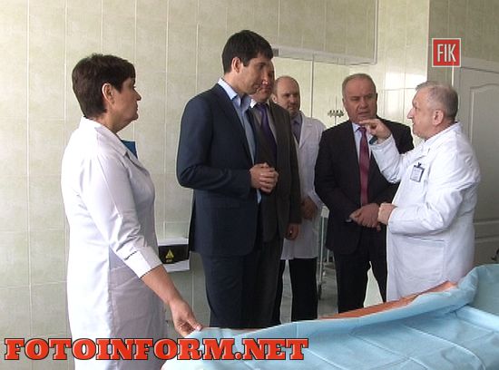 Вчера, 19 апреля, представител областной власти нанесли визит в Кировоградскую областную больницу, где ознакомились с объемом, выполненных ремонтных работ в корпусе №1.
