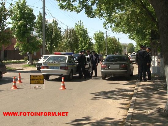 Сегодня сразу после торжественной присяги новоиспеченных охранников правопорядка Кировограда, в городе случилось ДТП с участием одного из патрульных.