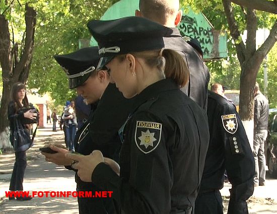 Сегодня сразу после торжественной присяги новоиспеченных охранников правопорядка Кировограда, в городе случилось ДТП с участием одного из патрульных.
