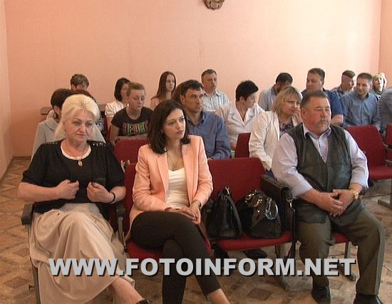 В рамках мероприятия «День депутата» депутаты Кировоградского горсовета посетили родильный дом №1.