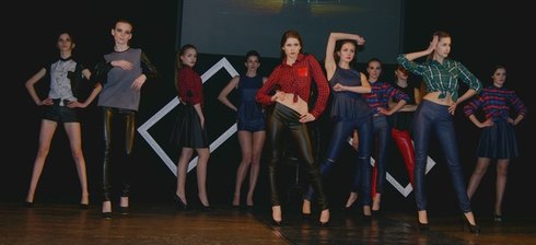 Конец апреля ознаменовался одним из самых интересных и фееричных событий в мире моды - впервые в Кировограде состоялся грандиозный праздник таланта и дизайнерского мастерства Всеукраинский конкурс дизайнеров Fashion show «Мода без границ». 