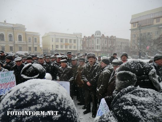 У Кропивницькому на площі Героїв Майдану відбулася акція незадоволених пенсіонерів (ФОТО)