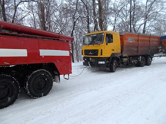9 січня до Служби порятунку «101» у м. Кропивницькому надійшло 5 повідомлень про необхідність надання допомоги водіям автотранспорту, які стали заручниками снігового полону.