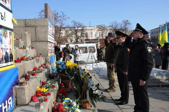 20 лютого у Кропивницькому, як і по всій Україні, відзначили третю річницю Революції Гідності та вшанували пам’ять полеглих найвідданіших синів України, яких нині величають Героями Небесної Сотні. 