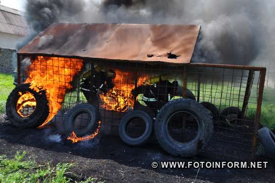 У Кропивницькому вогнеборці тренувались в екстремальних умовах (ФОТО)