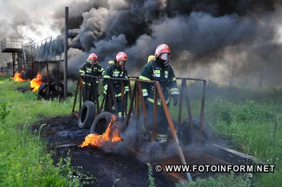 У Кропивницькому вогнеборці тренувались в екстремальних умовах (ФОТО)