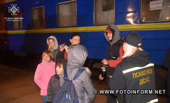 Кіровоградщина продовжує зустрічати евакуаційні потяги з Донеччини (ФОТО)