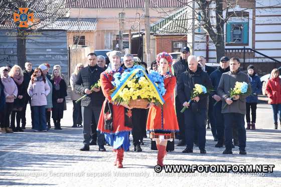 9 березня за участі керівництва області та міста, силових відомств, ветеранів, духовенства та представників громадськості відбулося покладання квітів до пам’ятника Тарасу Шевченку.