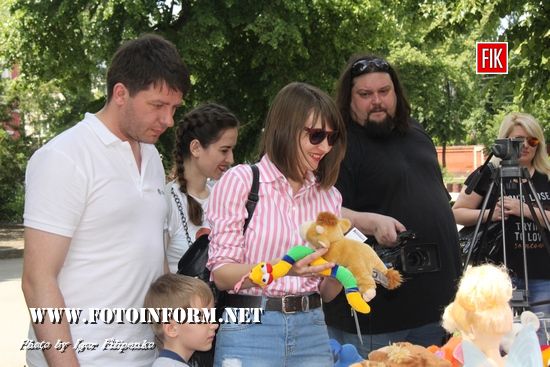У Кропивницькому журналісти збирали гроші онкохворим дітям
