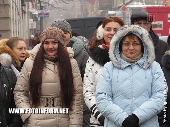 Сегодня, 24 декабря, в центре Кропивницкого, на площади Богдана Хмельницкого, состоялась предновогодняя ярмарка. 