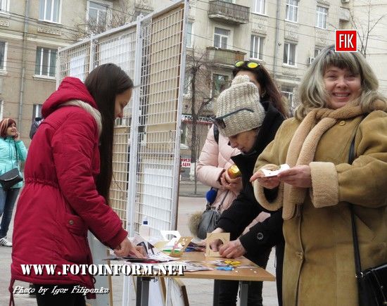 У центрі Кропивницького зібралися шанувальники млинців
