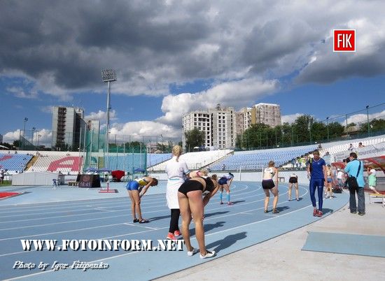 У нашому місті продовжуються змагання серед дорослих та командний чемпіонат України з легкої атлетики з багатоборства