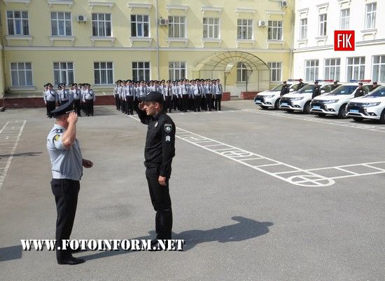 У Кропивницькому поліцейські отримали новенькі електромобілі