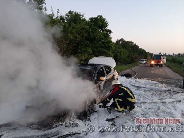 На Кіровоградщині знову загорівся автомобіль 
