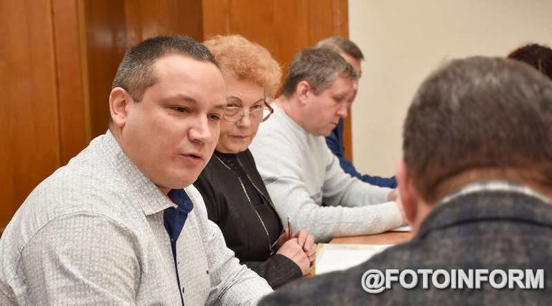 Голова Кіровоградської обласної ради Сергій Шульга розпочав заслуховувати звіти керівників комунальних підприємств про результати роботи у 2022 році.