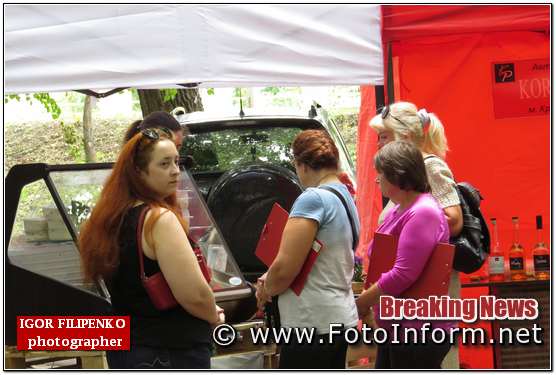 фото филипенко, #кропфудфест, #кропфестфуд, Кропивничани, чергу за смаколиками,фестиваль вуличної їжі, фото филипенко