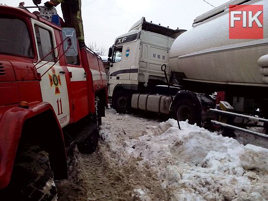 За минулу добу 12-13 січня фахівці Служби порятунку Кіровоградської області 9 разів виїжджали для надання допомоги водіям автомобілів, які потрапили на ускладнені ділянки дороги. 
