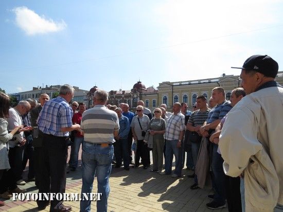 Сьогодні, 15 травня, на площі Героїв Майдану у Кропивницькому відбувся мітинг, який провели представники ветеранських і громадських організацій Кіровоградської області, ветерани та пенсіонери ОВС, ЗСУ міста та області