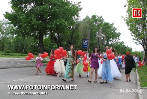 Кировоград состоялся парад невест (фоторепортаж)