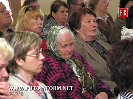 Вчера в Кировоградском горсовете собрались вдовы ликвидаторов Чернобыльской трагедии, сообщает «FOTOINFORM».
