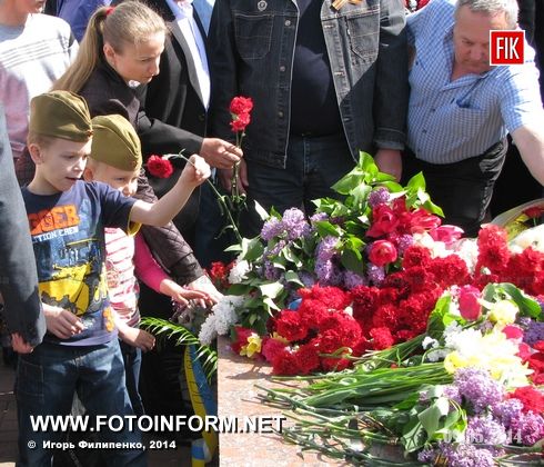 Кировоград: несколько тысяч жителей города приняли участие в шествии (фоторепортаж)