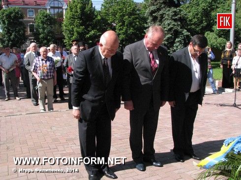 Сегодня, 22 мая, возле памятника Шевченко состоялся митинг по случаю 153-й годовщины перезахоронения праха Т.Г. Шевченко.