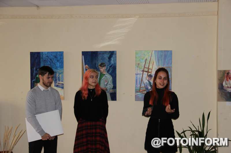 У головній книгозбірні області відбулося відкриття виставки молодого художника Романа Ткаченка.